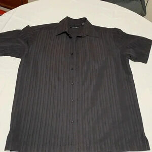John Henry Men’s shirt. Size M.